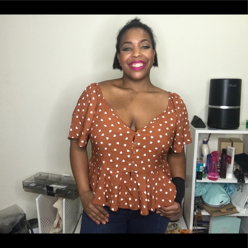ASOS TEA BLOUSE heart print 🖤